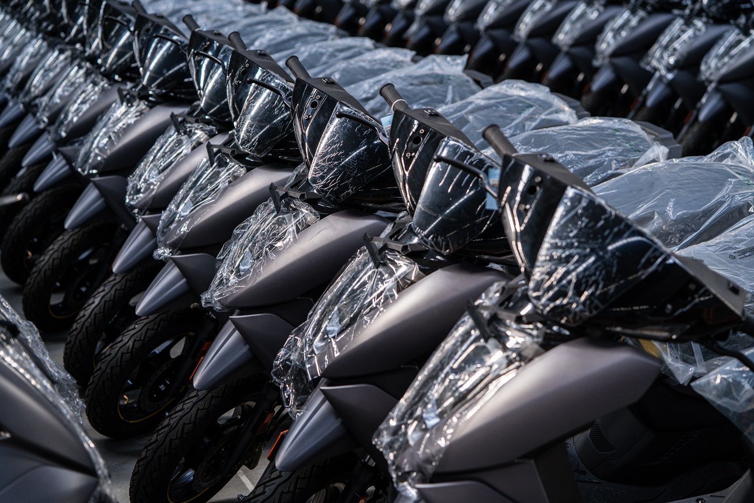 EV Bharat: Ather Energy Unveils EV Mega Factory in Hosur TN, Capacity 110,000 Scooters 120,000 Battery Packs